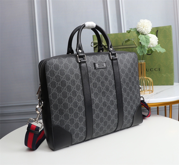 激安グッチバッグコピー背面デザイン